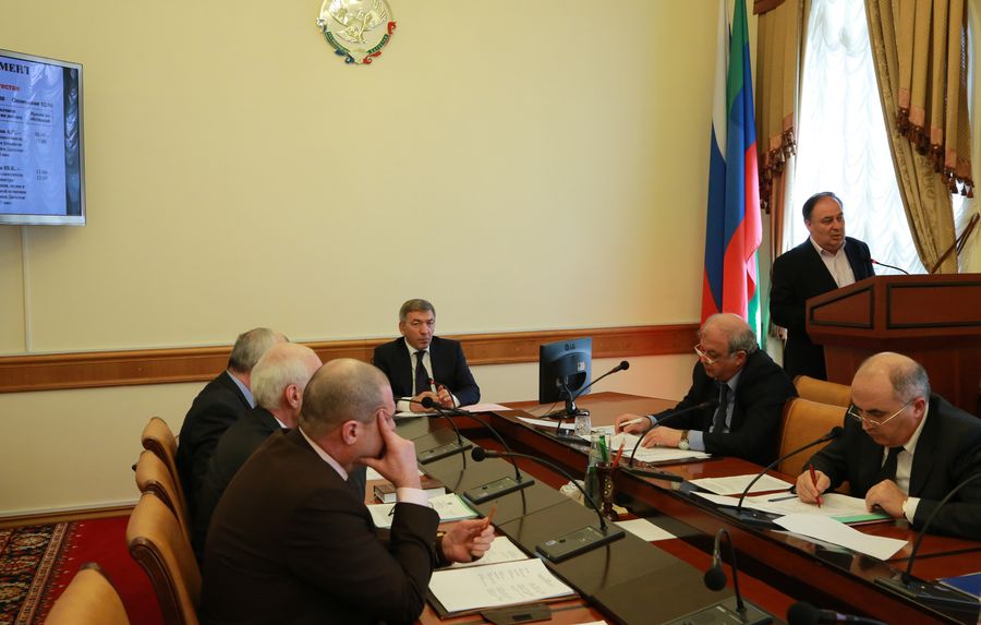 Обсуждены итоги исполнения республиканского бюджета РД за 2013 год